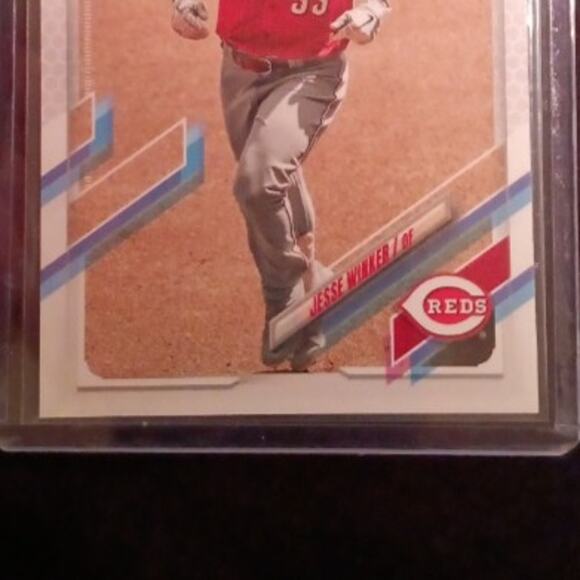 Jesse Winker #33 Cincinnati Reds Topps Series 1 #281 2020 - Picture 3 of 7